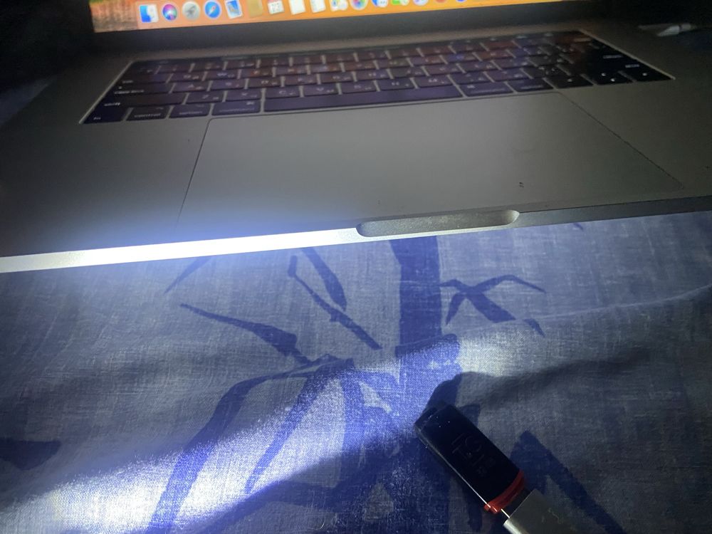 Продам macbook pro 15 2017