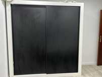 Roupeiro preto e branco