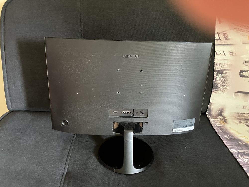 Sprzedam monitor zakrzywiany curved samsung 24 cale