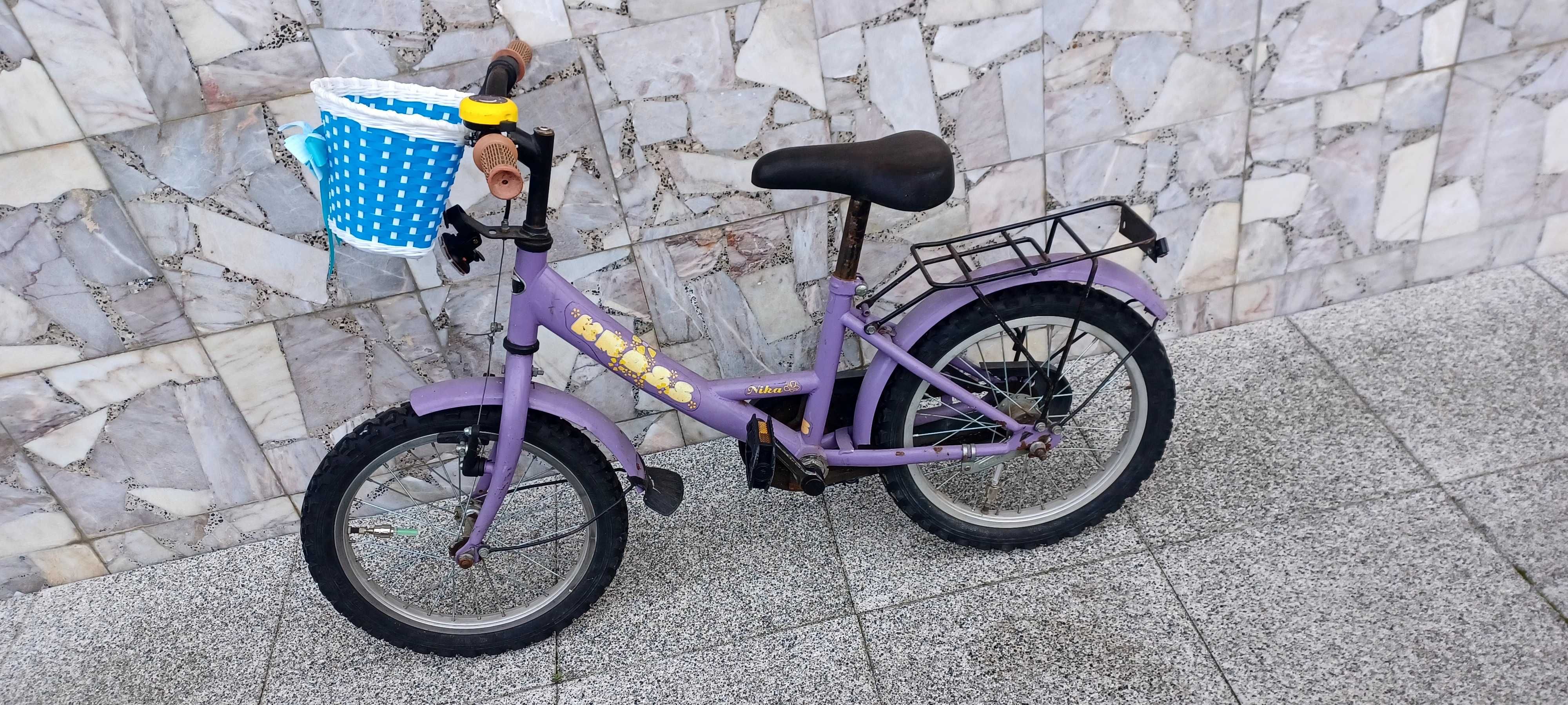Rsprzedam rower dla dziewczynki  cena 120 zł do negocjacji.