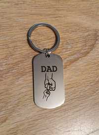 Nowy brelok do kluczy z napisem Dad idealny na prezent