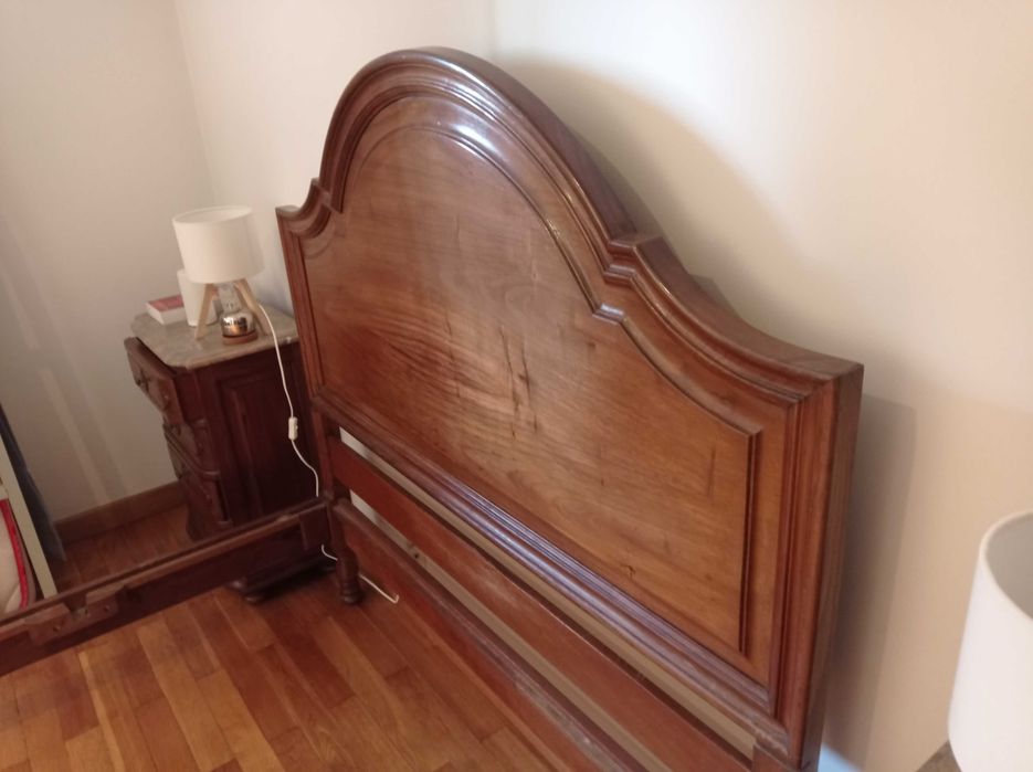 Cama de Casal 140x190cm + Estrado