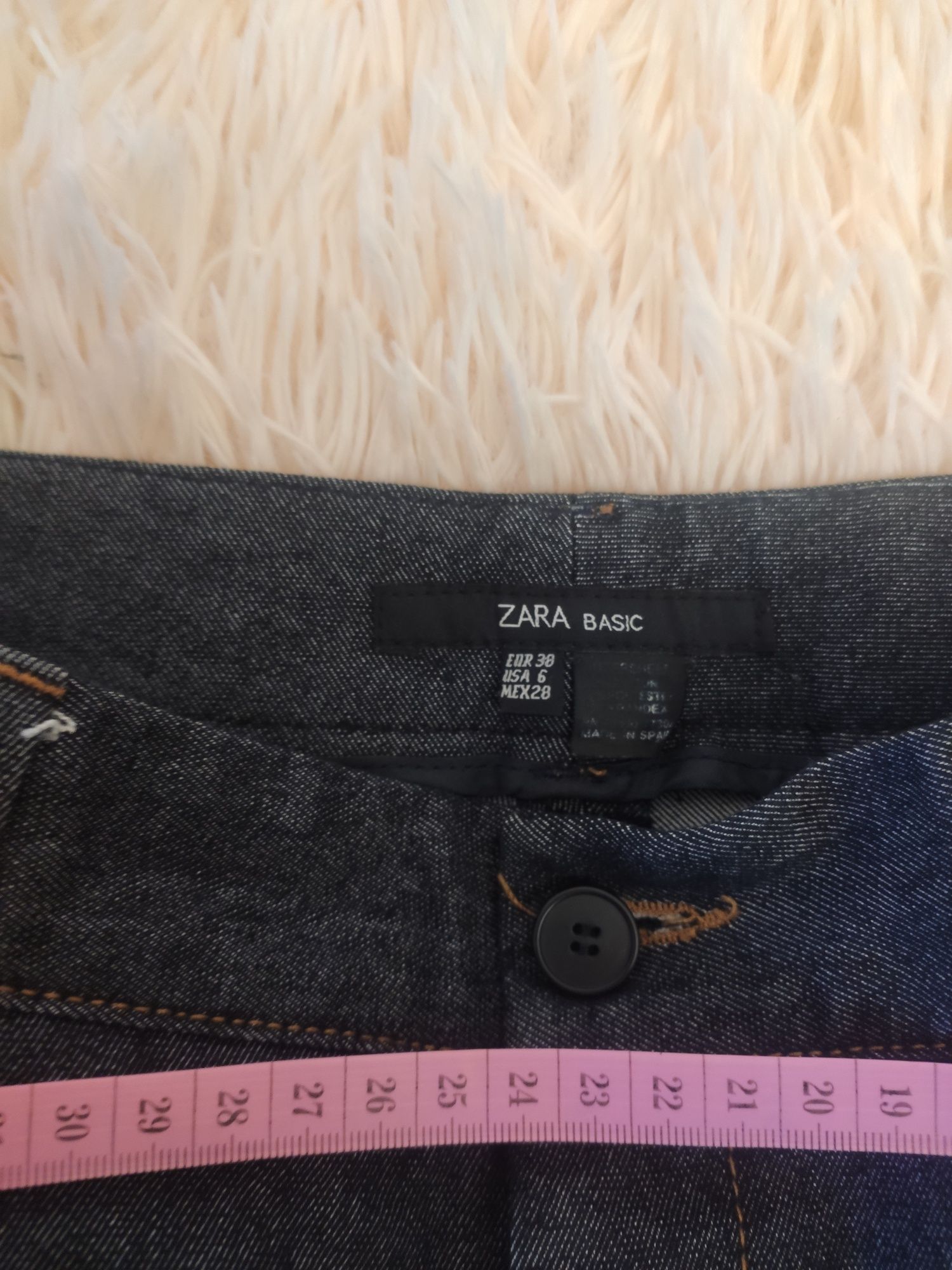 Костюм Zara в хорошем состоянии