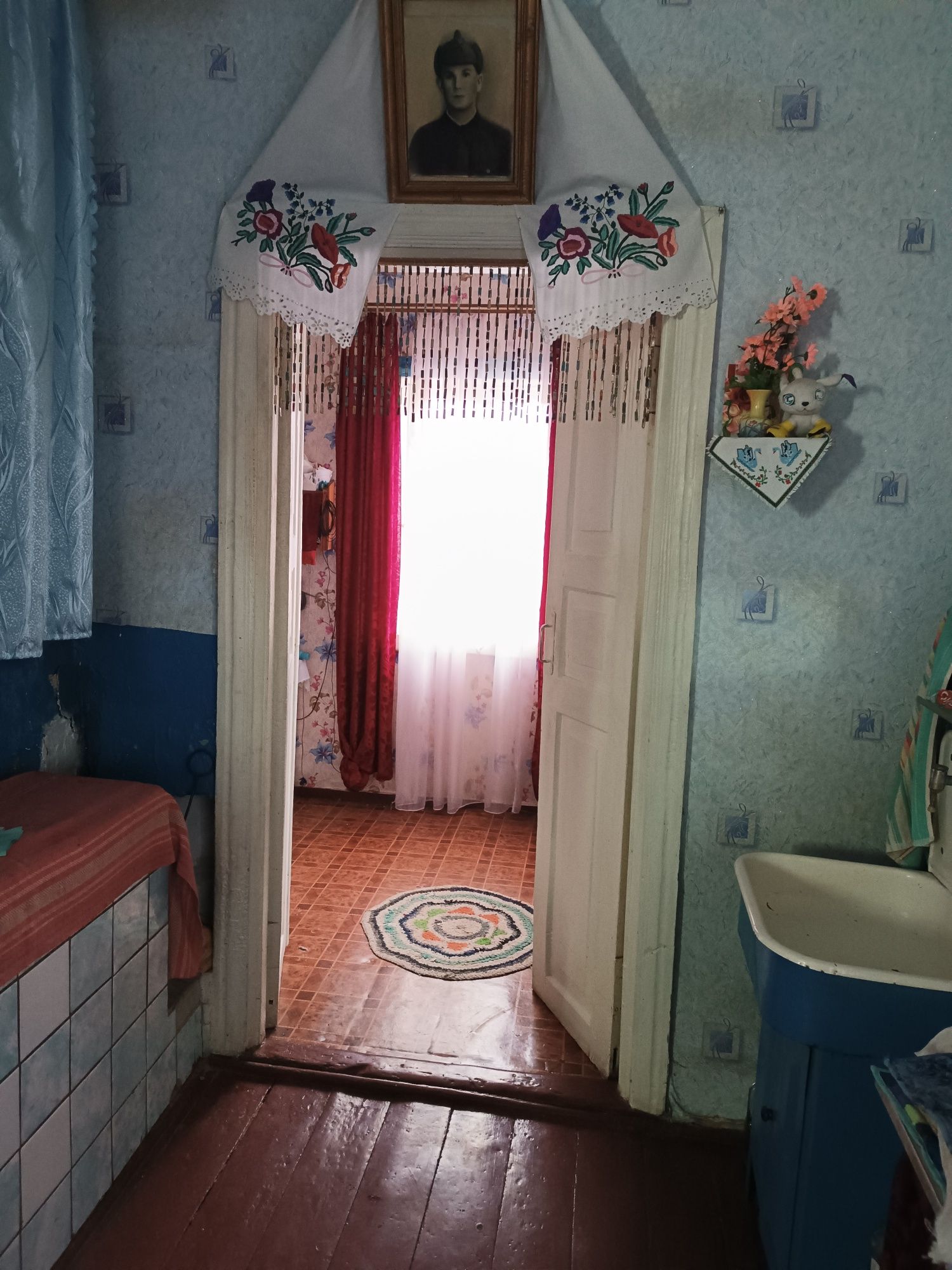 Будинок в селі Клочків, Снов поряд