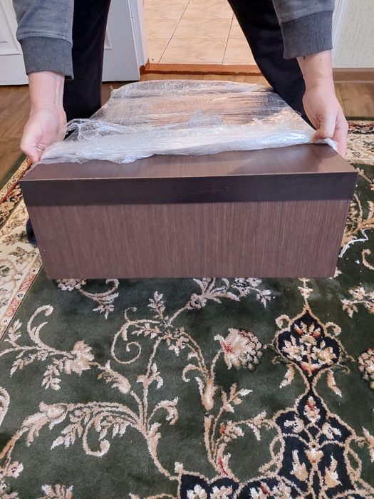 Підвісний туалетний столик