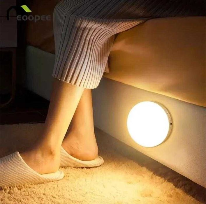 Світильник, нічник з акумулятором та датчиком руху