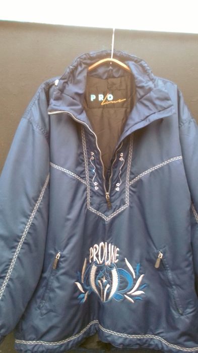 Продам куртку анорак без застібки .