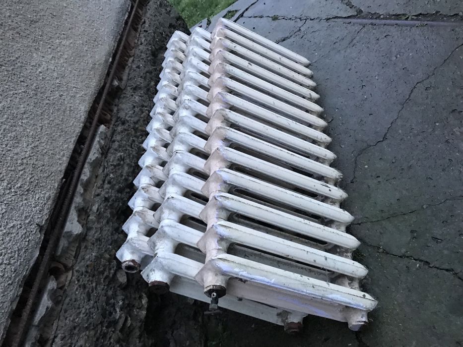 Продаю батарейки отопленія чугуний