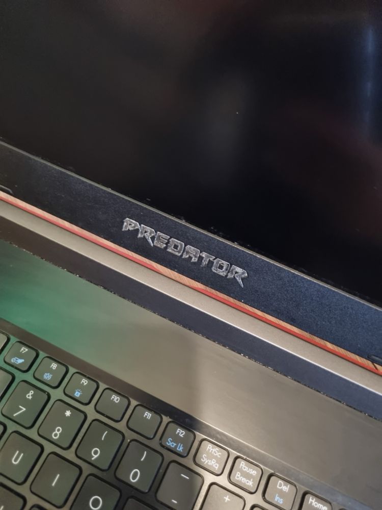 Acer predator helios 300