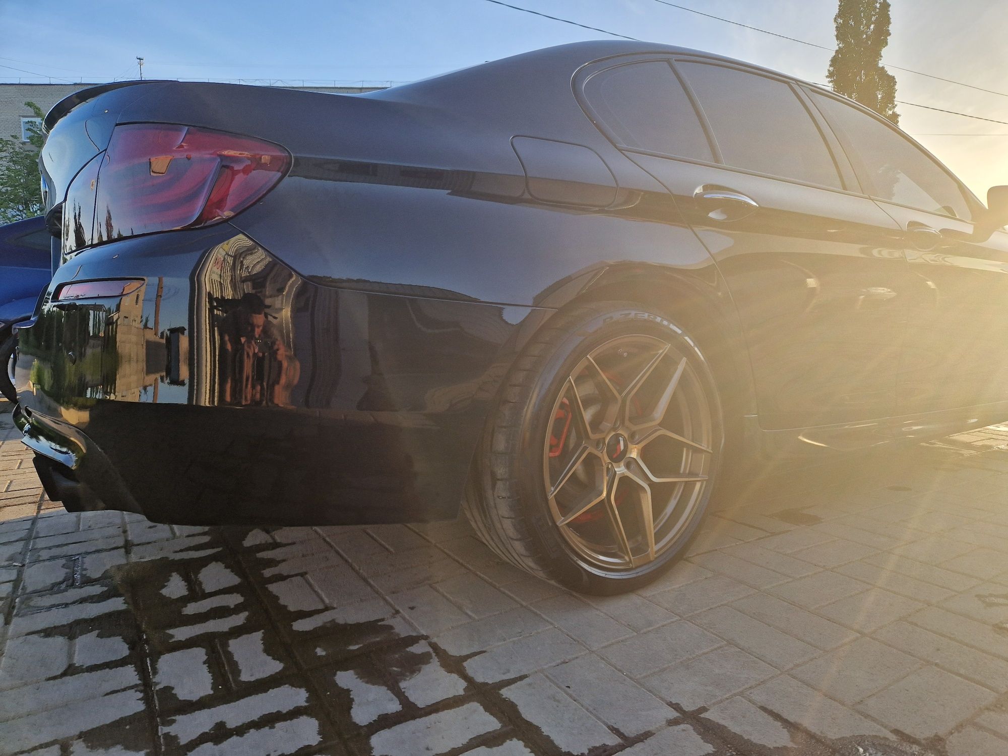 Продам bmw f10 528i