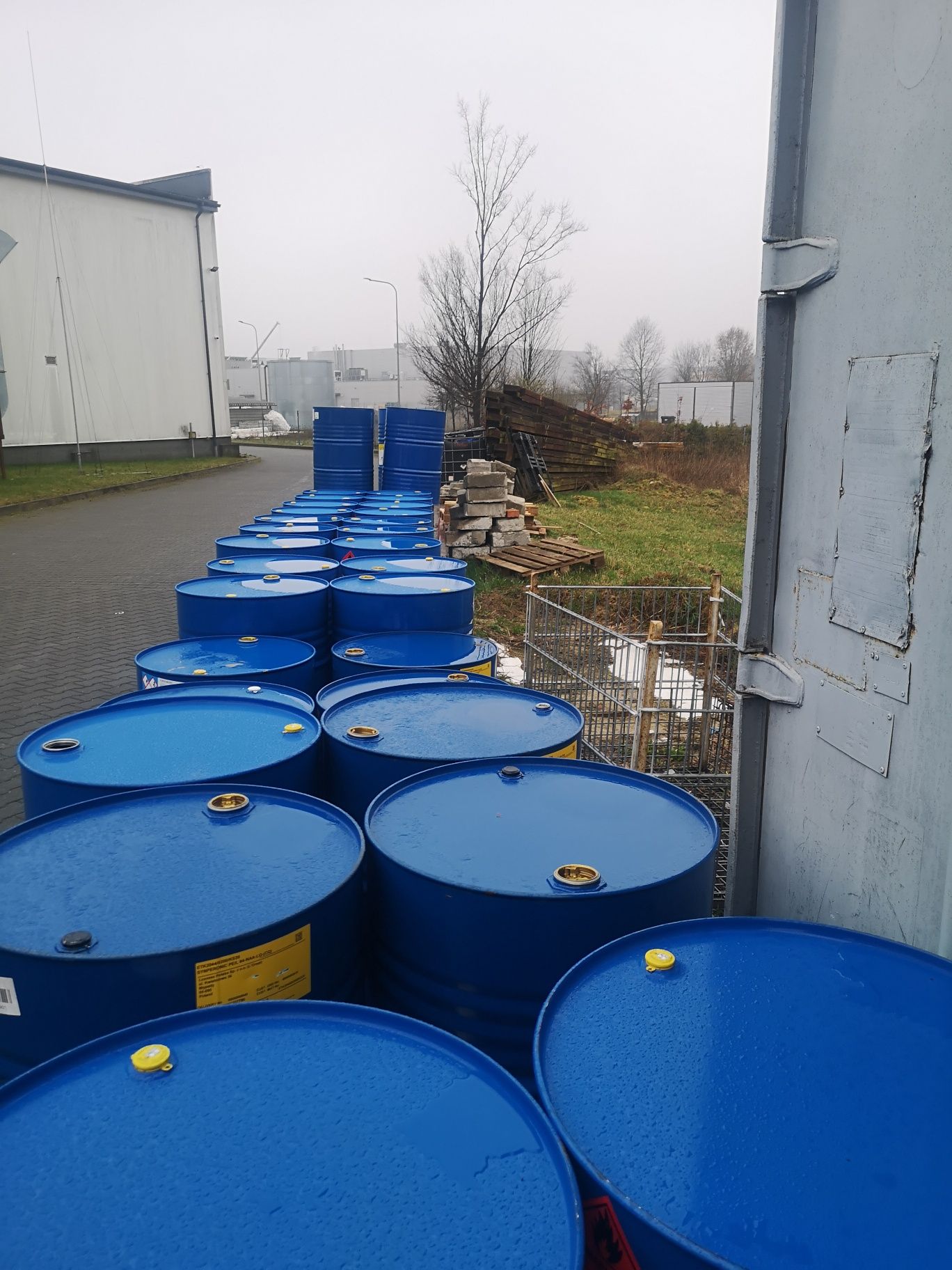 Beczki metalowe 200l 80l
