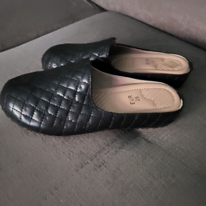 Nowe kapcie damskie rozmiar 36