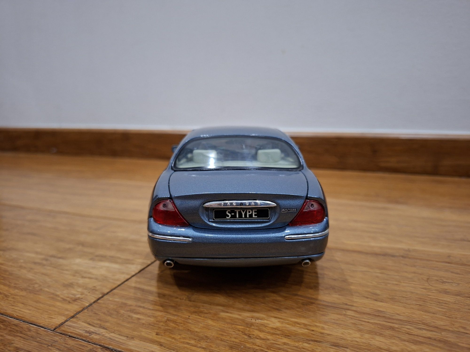 Model Maisto Jaguar S-Type 1:18
