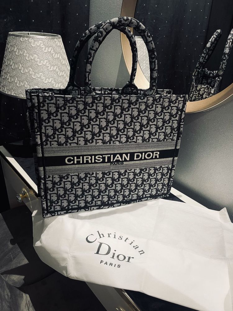 Piekna torba Christian Dior