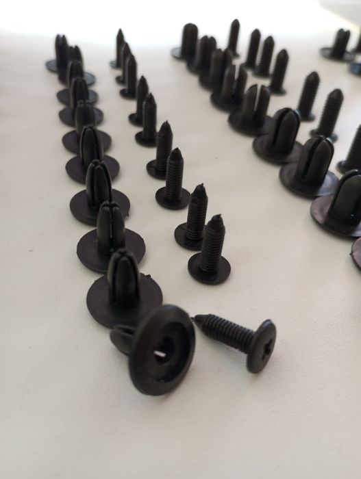 Універсальний набір кліпс для авто 60 штук.