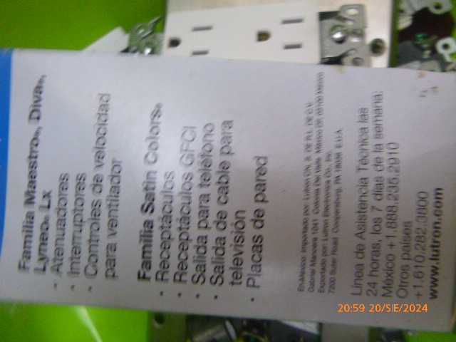 Osprzęt elektryczny 110 V gniazdka , wyłączniki , puszki