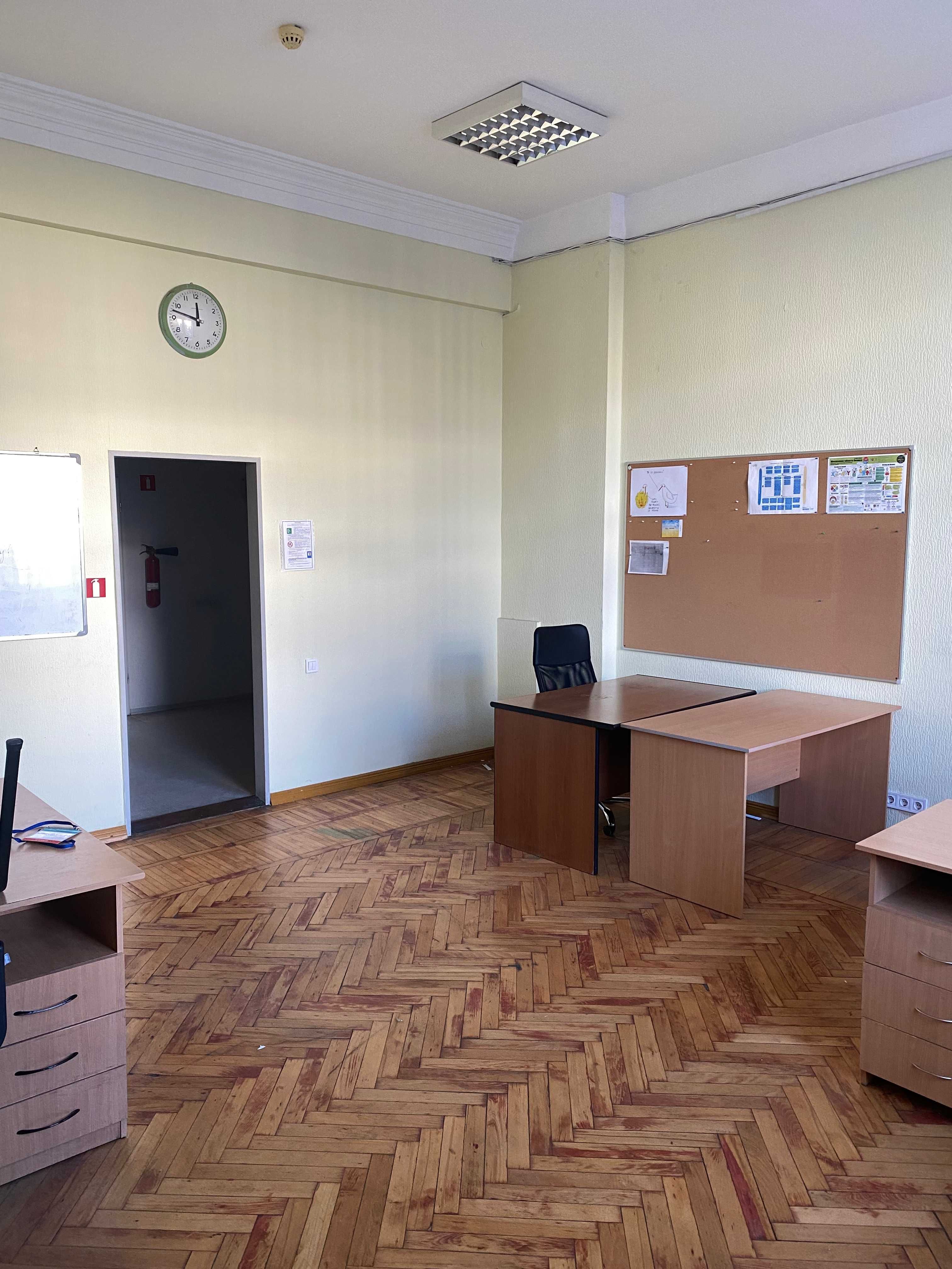 ОРЕНДА- частини приміщення під розміщення офісу, 30,6 кв.м. в м. Київ!