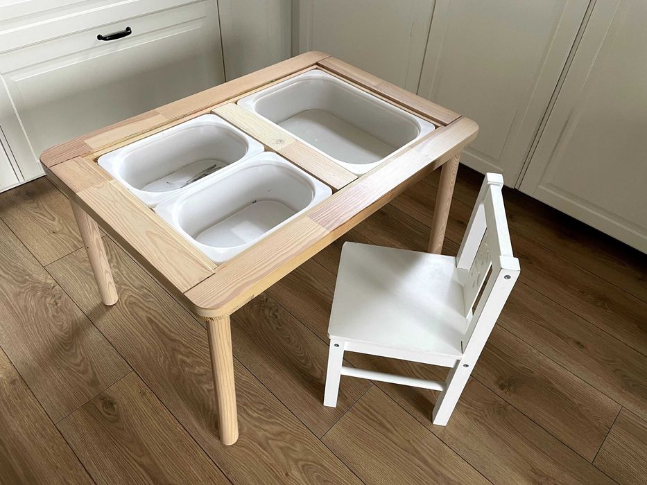 Stoilk dziecięcy Flisat + krzesełko Kritter z pojemnikami