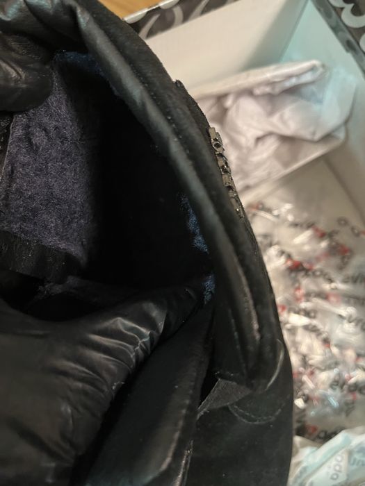 Продам зимові жіночі ботиночки , одягнуті пару разів