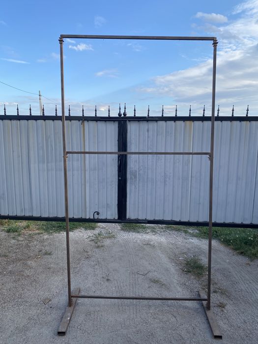 Продам міцну стойку для одягу двухярусну