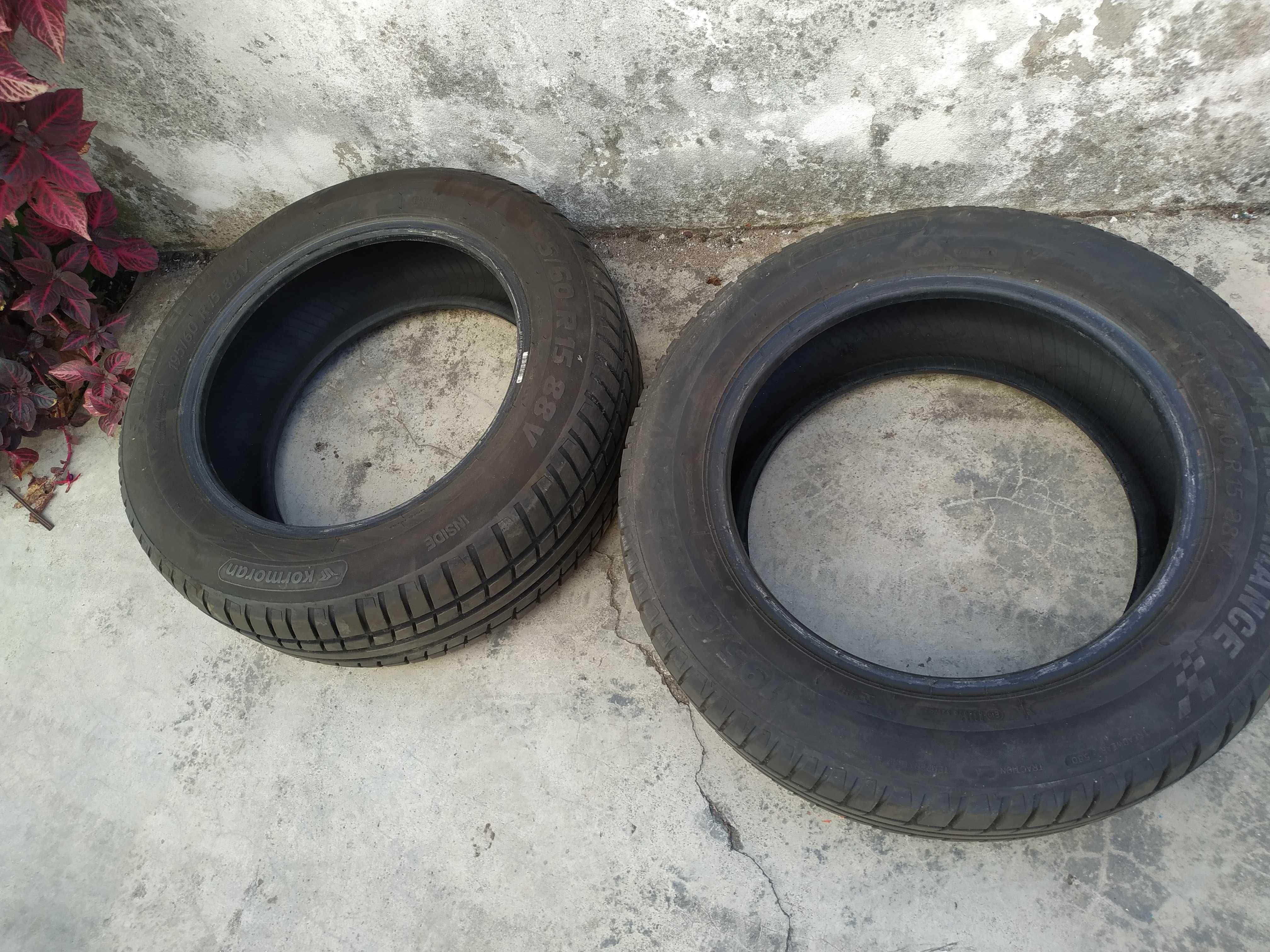 Pneus 195/60-R15 (50eu o par)