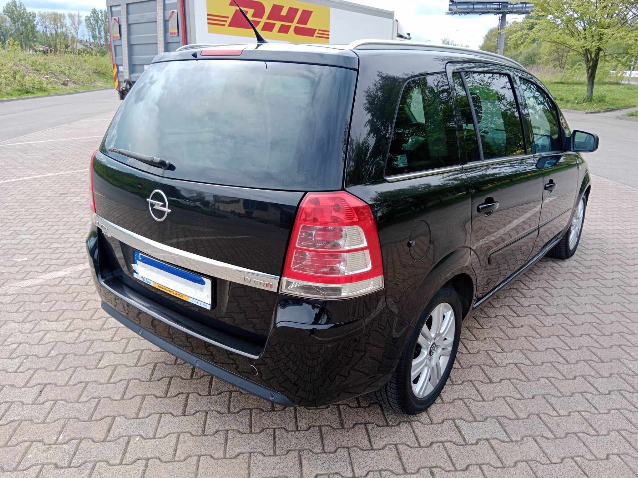 Opel zafira b czarna 2009