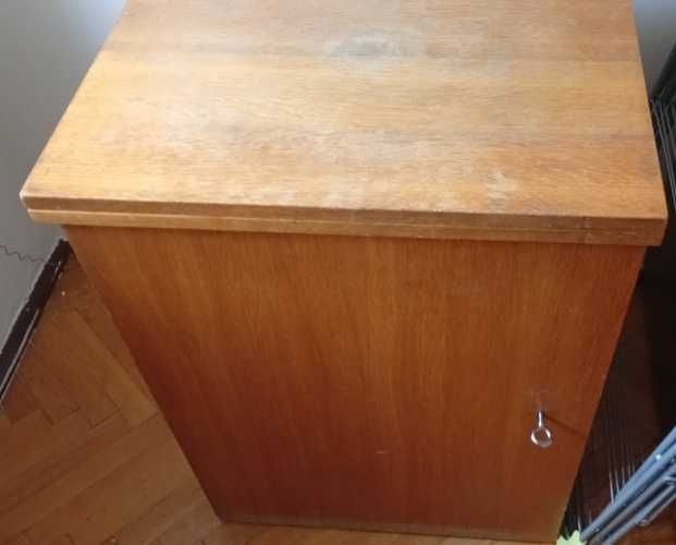 Maszyna do szycia Łucznik szafkowa