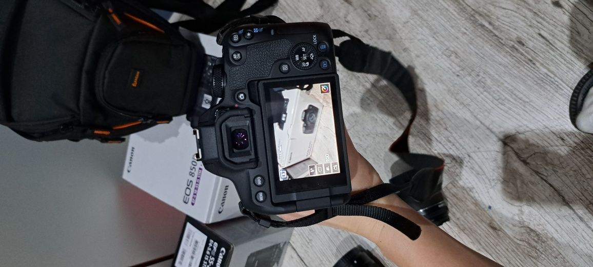 Lustrzanka Canon EOS 850 D  OBIEKTYWY w zestawie!!!