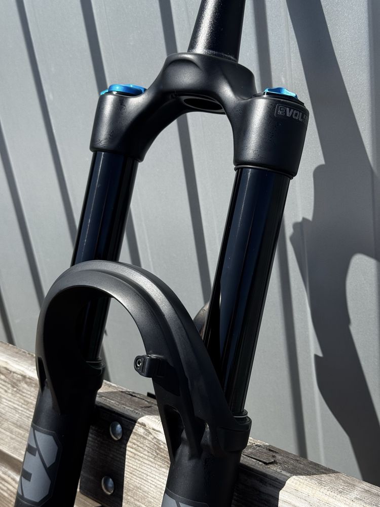 Як нова вилка Fox 2023 PERFORMANCE E-OPTIMIZED 38 29 160mm