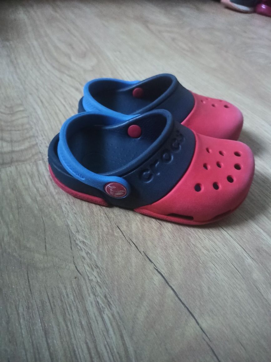 Крокси Crocs c7 шльопанці шльопки синьо-червоні