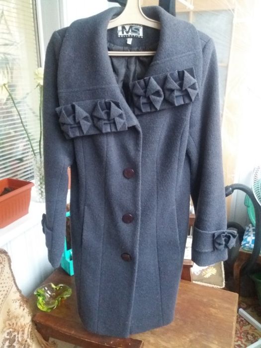 Жіноче шерстяне пальто