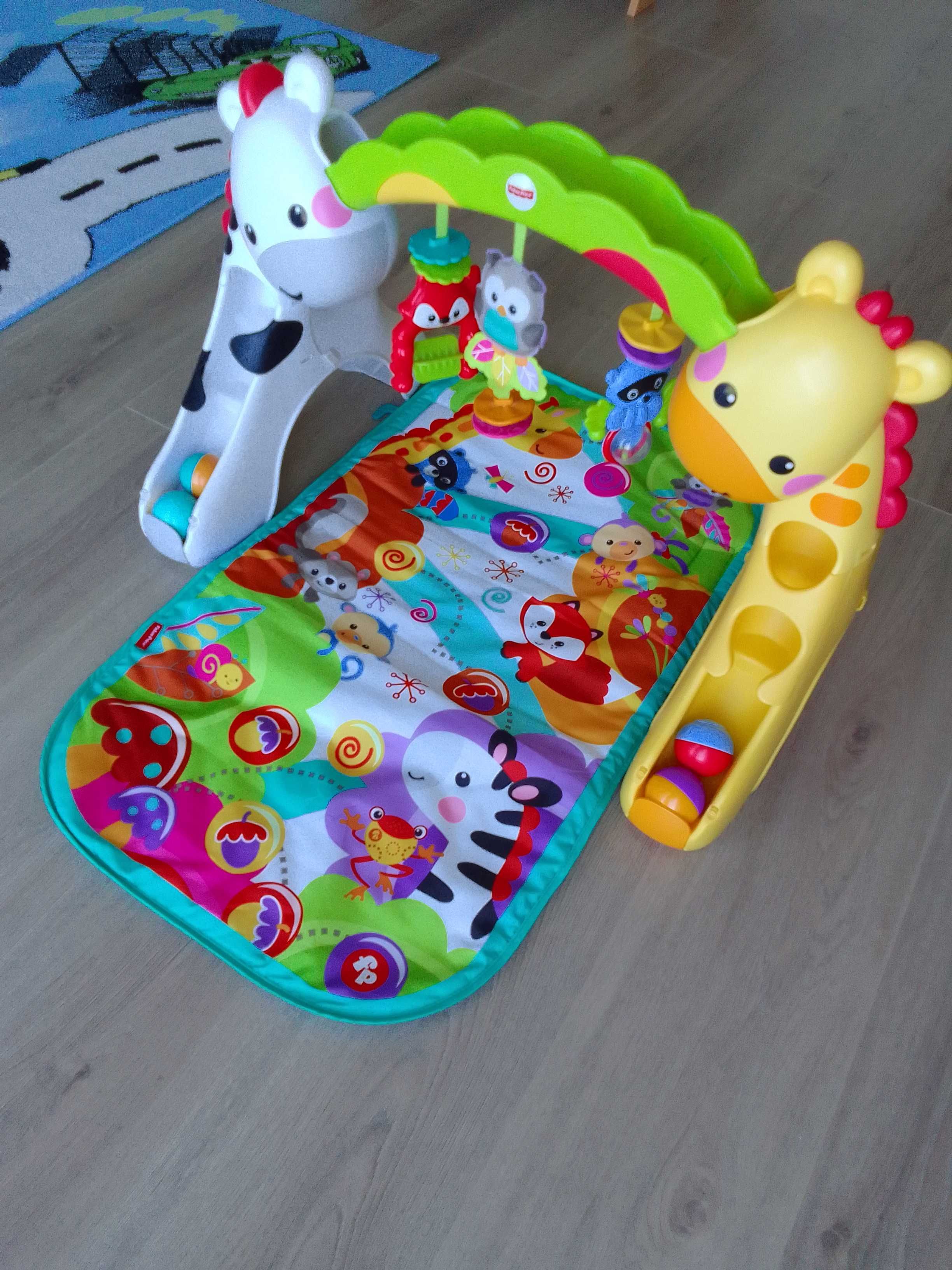 Fisher-Price mata edukacyjna, pałąk, wieża, zebra i żyrafa GLK31