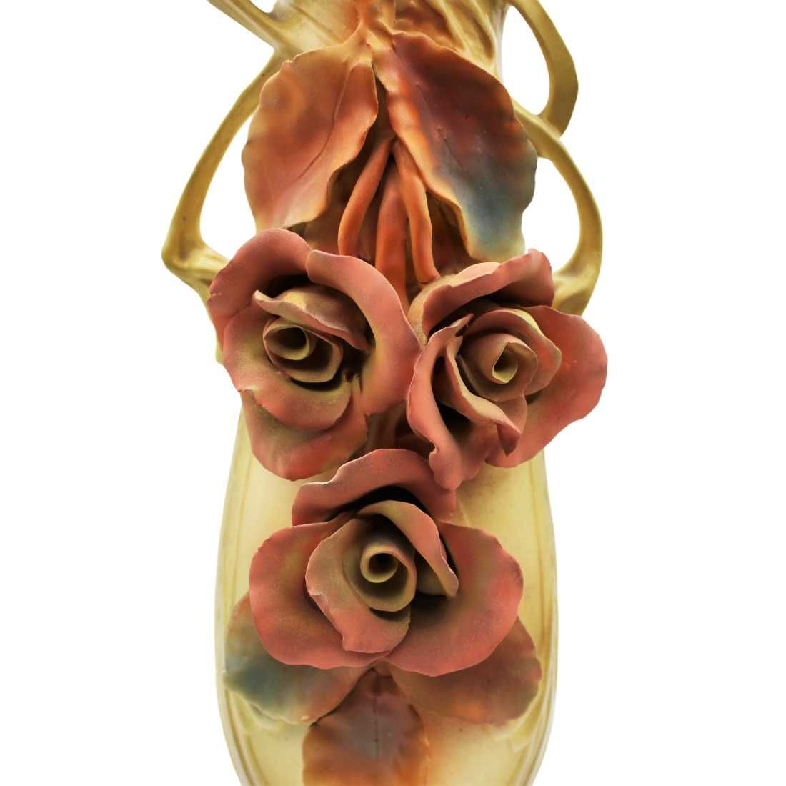 Par de Jarras em Porcelana "Royal Dux"