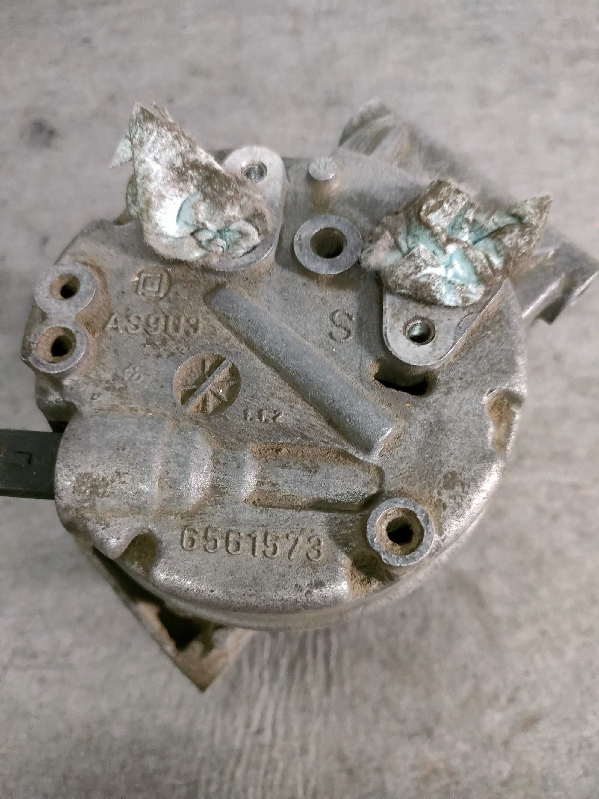 Espace IV Laguna II 2,0Turbo sprężarka klimatyzacji