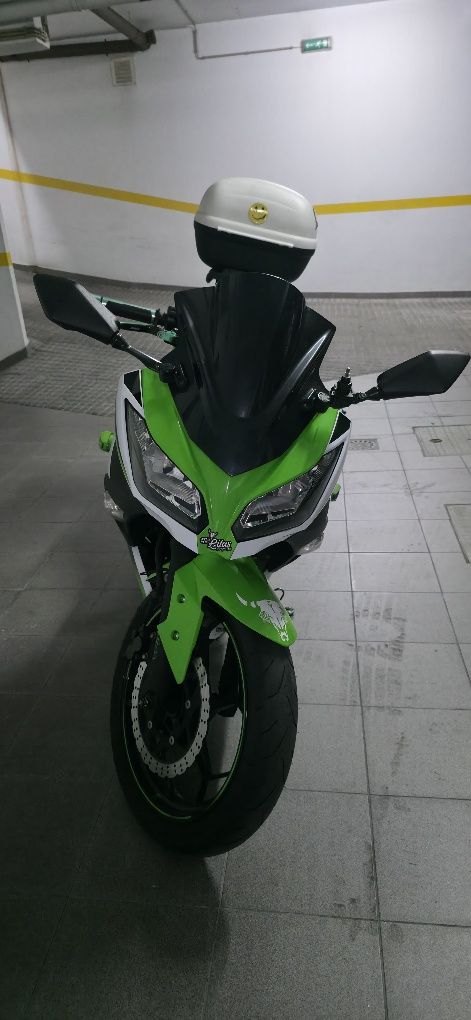 Kawasaki Ninja 300 especial aniversário