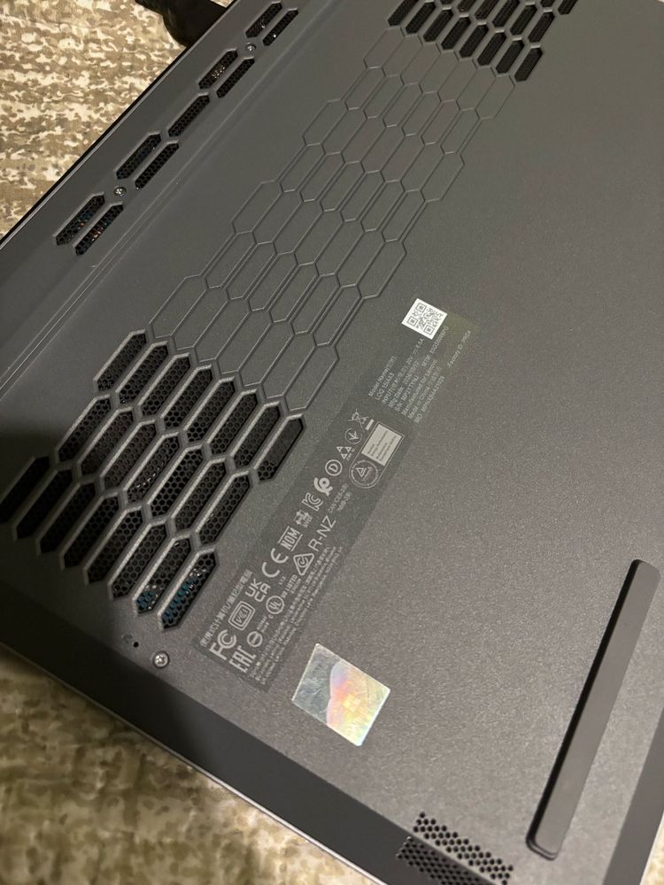 Lenovo LOQ 15IAX9025