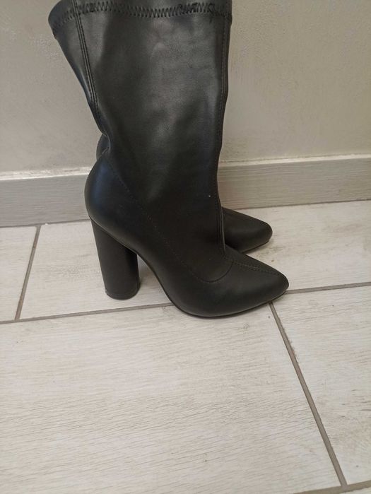 Черевики на каблуку