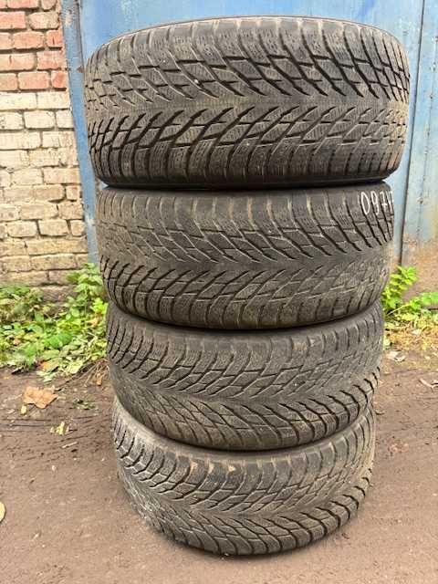 Зимові шини Nokian 235/45 R18