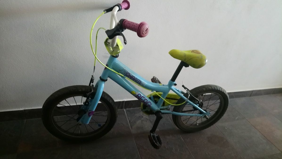 Bicicleta para criança roda 16 com rodinhas capacete e protecções