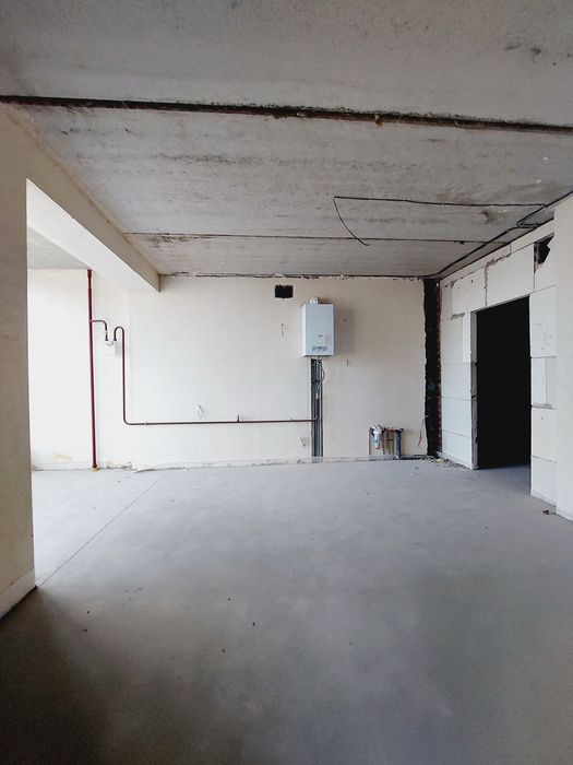 Продам однокімнатну квартиру з частковим ремонтом