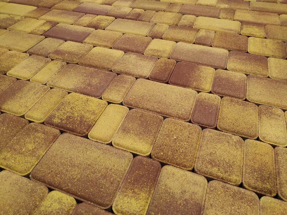 ВИРОБНИК: Тротуарна плитка Старе місто/Бруківка/Брусчатка/ФЕМ/Поребрик