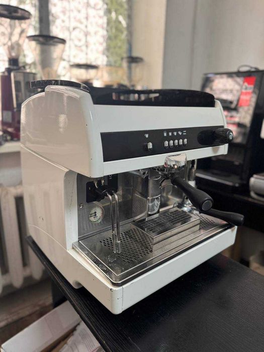 Кофемашина Wega Sphera 1GR. Професійна кавомашина.