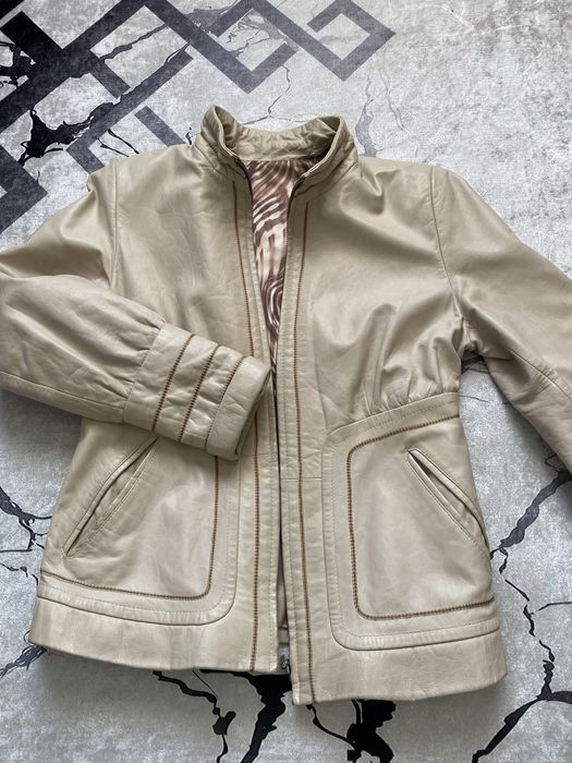 Шкіряна куртка цікавого покрою