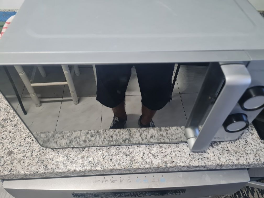 Microondas Cecotec em super bom estado