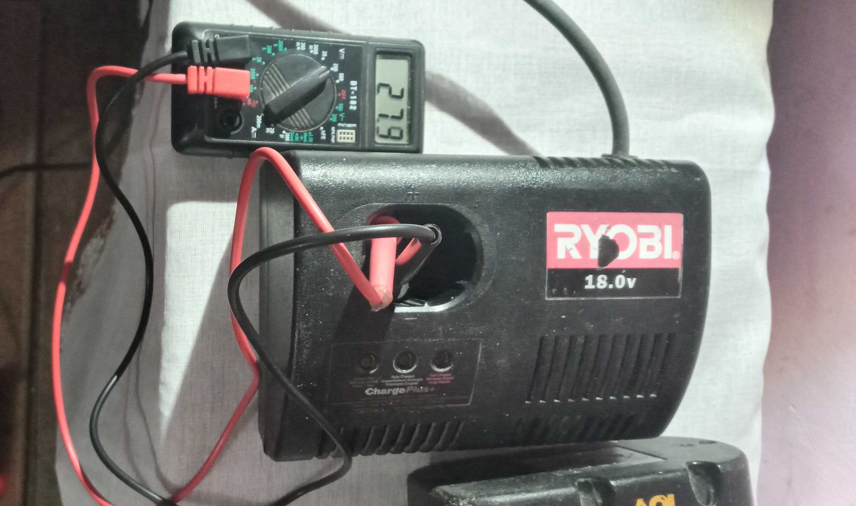 Зарядний пристрій Ryobi 18В