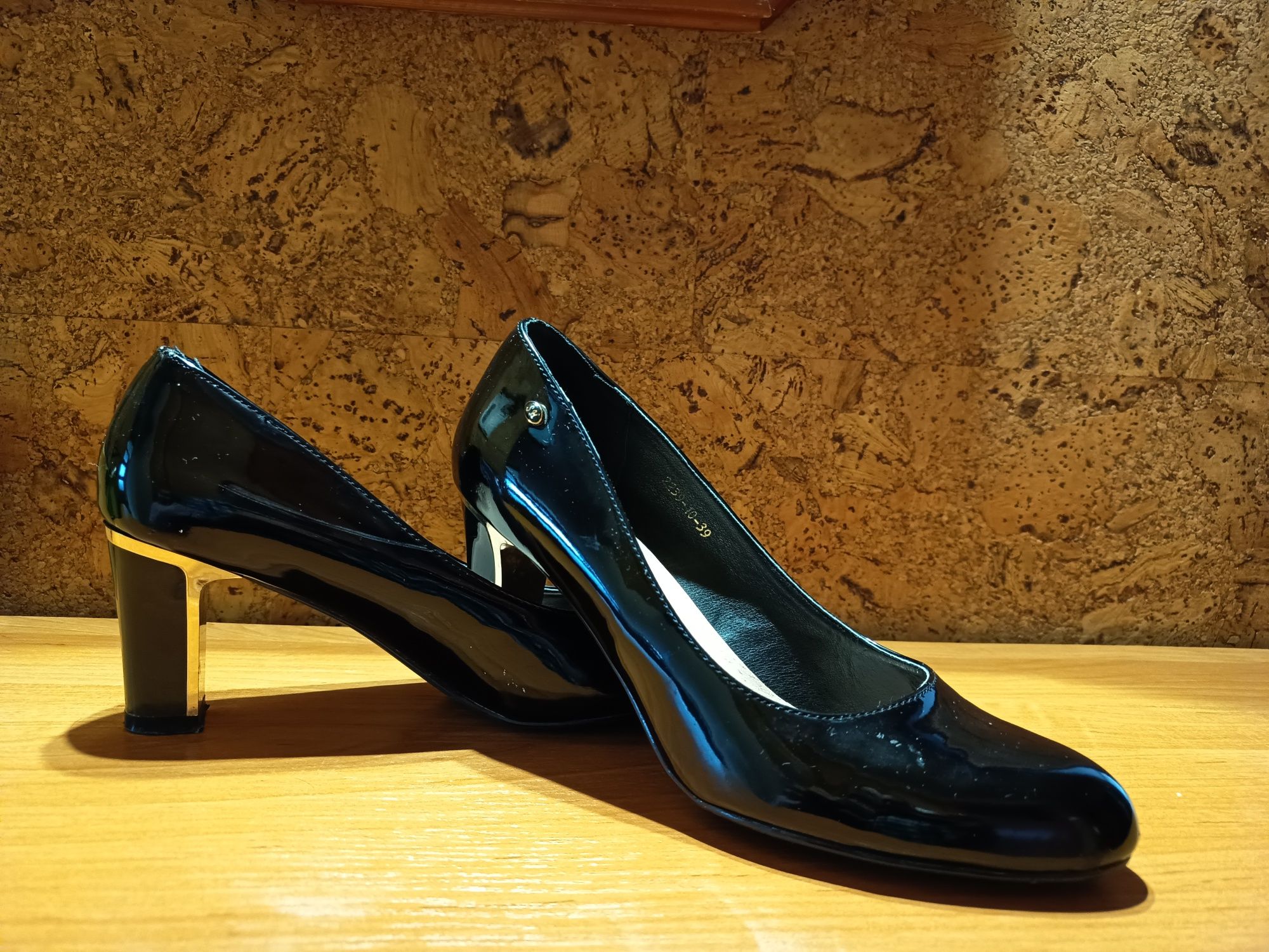 Buty na słupku rozmiar 39