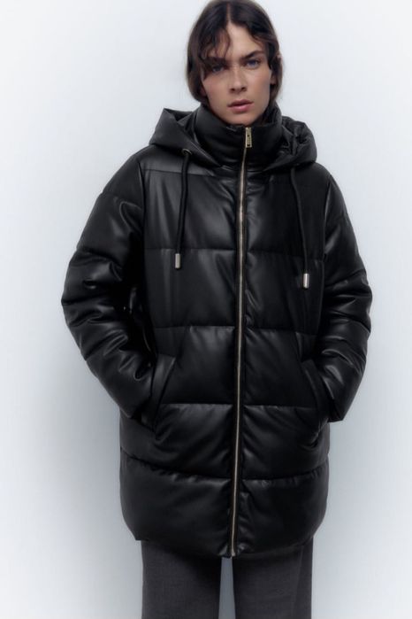 Новий пуховик Zara, екошкіра, розмір С, оригінал

Чорний колір, прекра