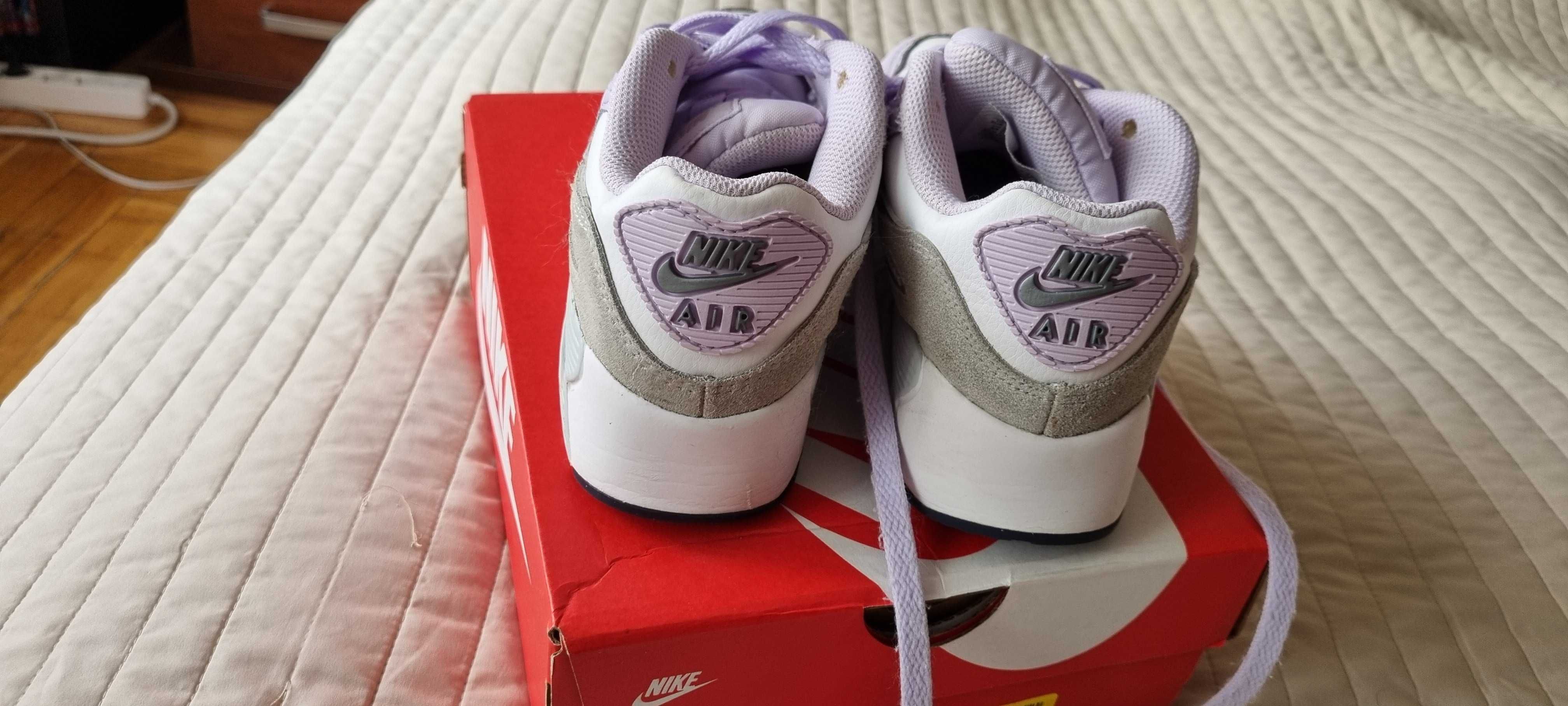 Nike Airmax biało fioletowe r. 32,5 dla  dziewczynki