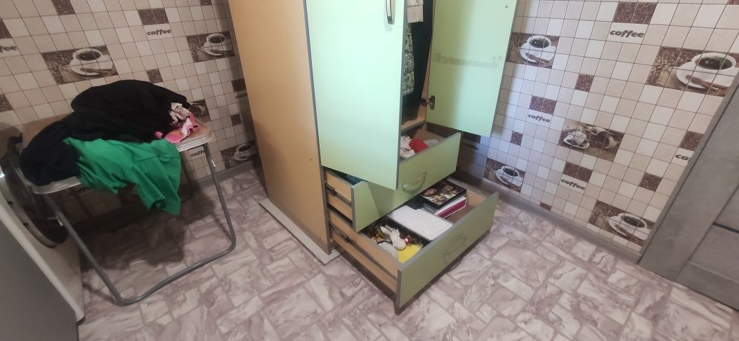 Шкаф для одежды шифоньер