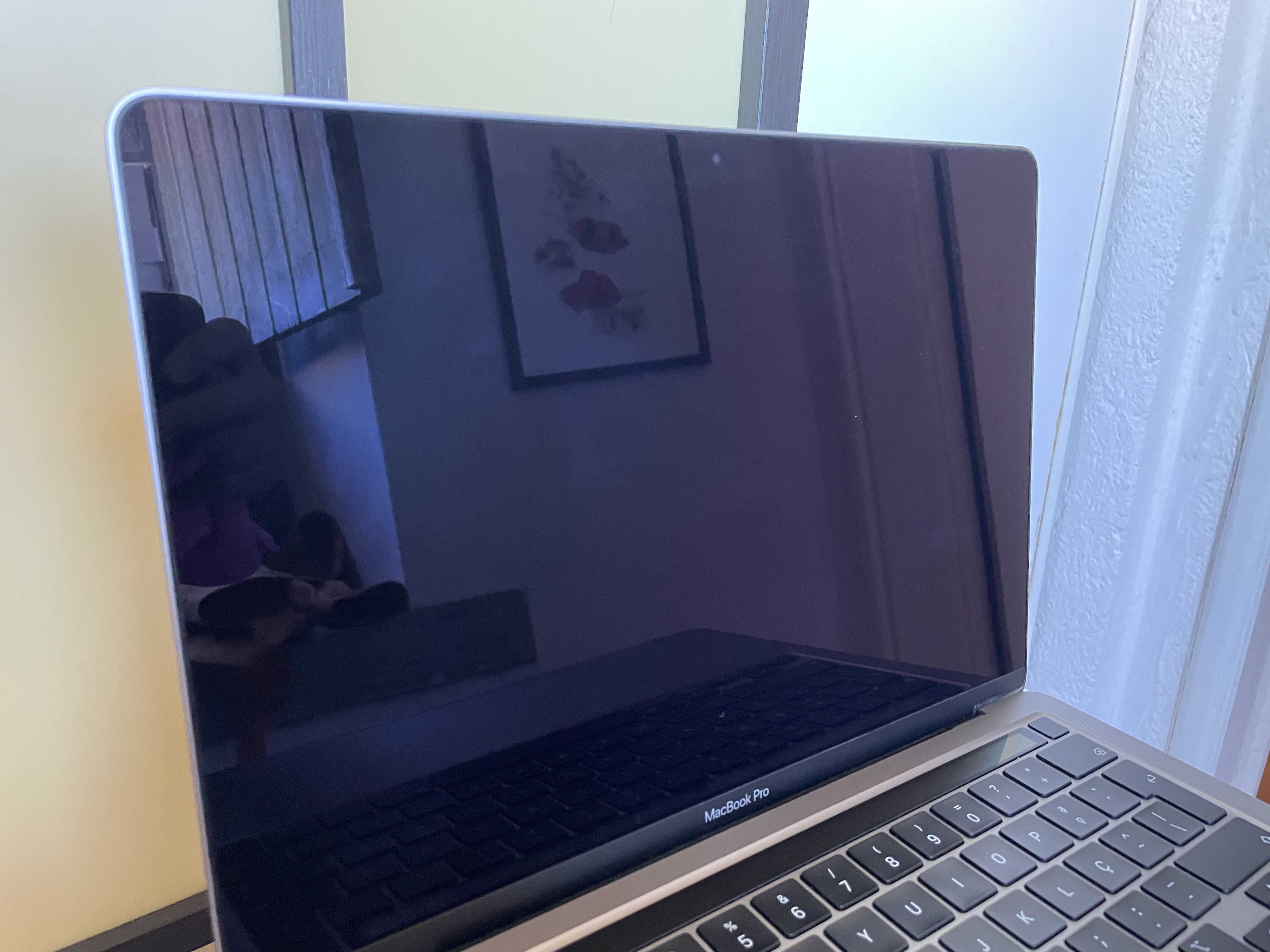 Macbook Pro 13" 2020 | 16gb RAM | 2 GHz | 512GB  (como novo)